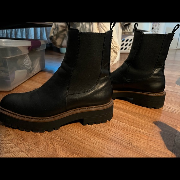 Sam Edelman Laguna Chelsea Boot - Picture 4 of 11